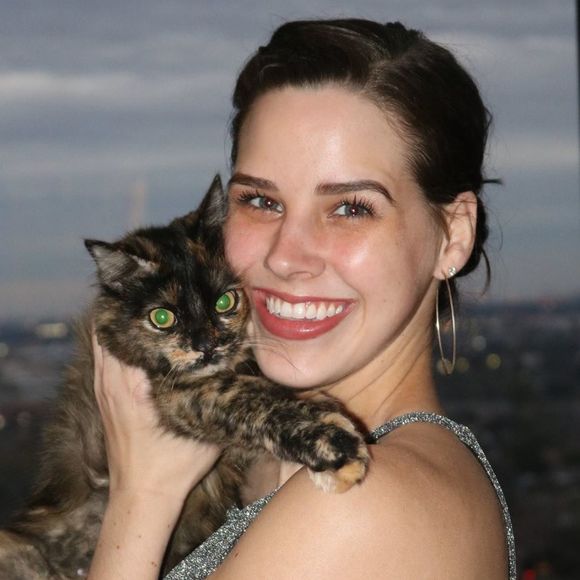 Meet your Posher, Amanda - Picture 1 of 1